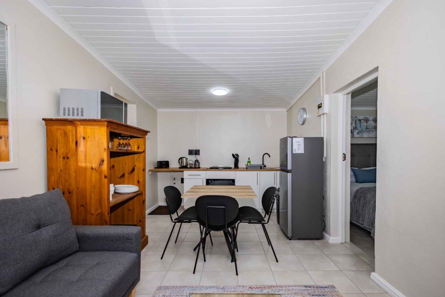 To Let 2 Bedroom Property for Rent in Oakdale Western Cape